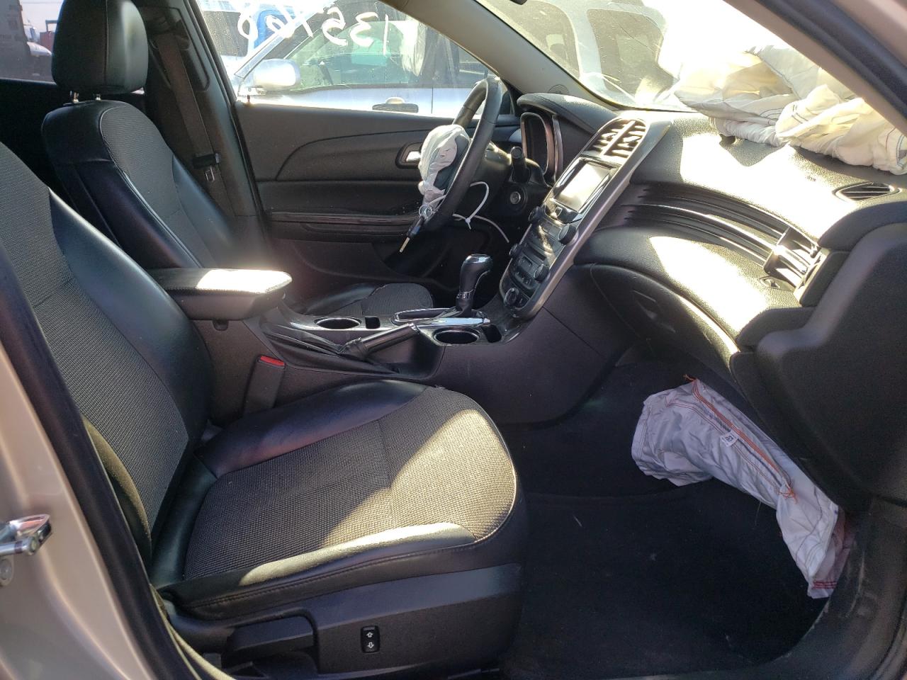Photo 5 from auction – 2015 CHEVROLET MALIBU 1LT with VIN 1G11C5SL3FF313817