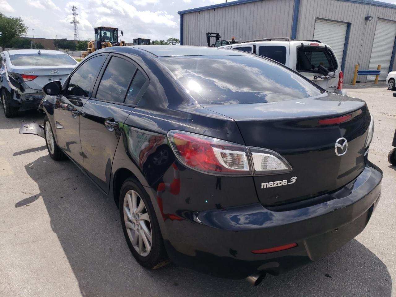 Photo 3 from auction – 2012 MAZDA 3 I with VIN JM1BL1V77C1533215
