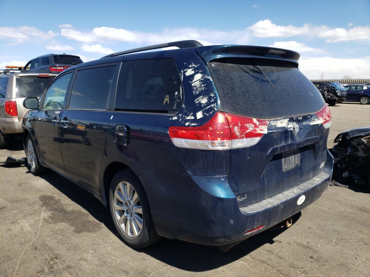 Photo 3 from auction – 2011 TOYOTA SIENNA XLE with VIN 5TDDK3DC7BS006797