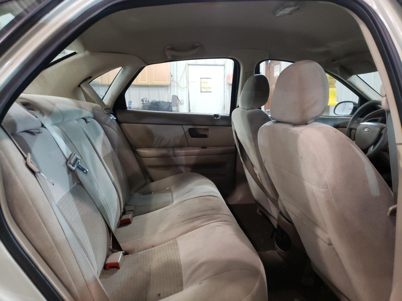 Photo 6 from auction – 2005 FORD TAURUS SE with VIN 1FAFP532X5A166663