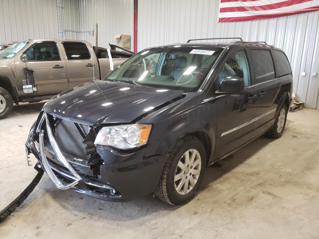 Photo 2 from auction – 2014 CHRYSLER TOWN & COU with VIN 2C4RC1BG4ER440590