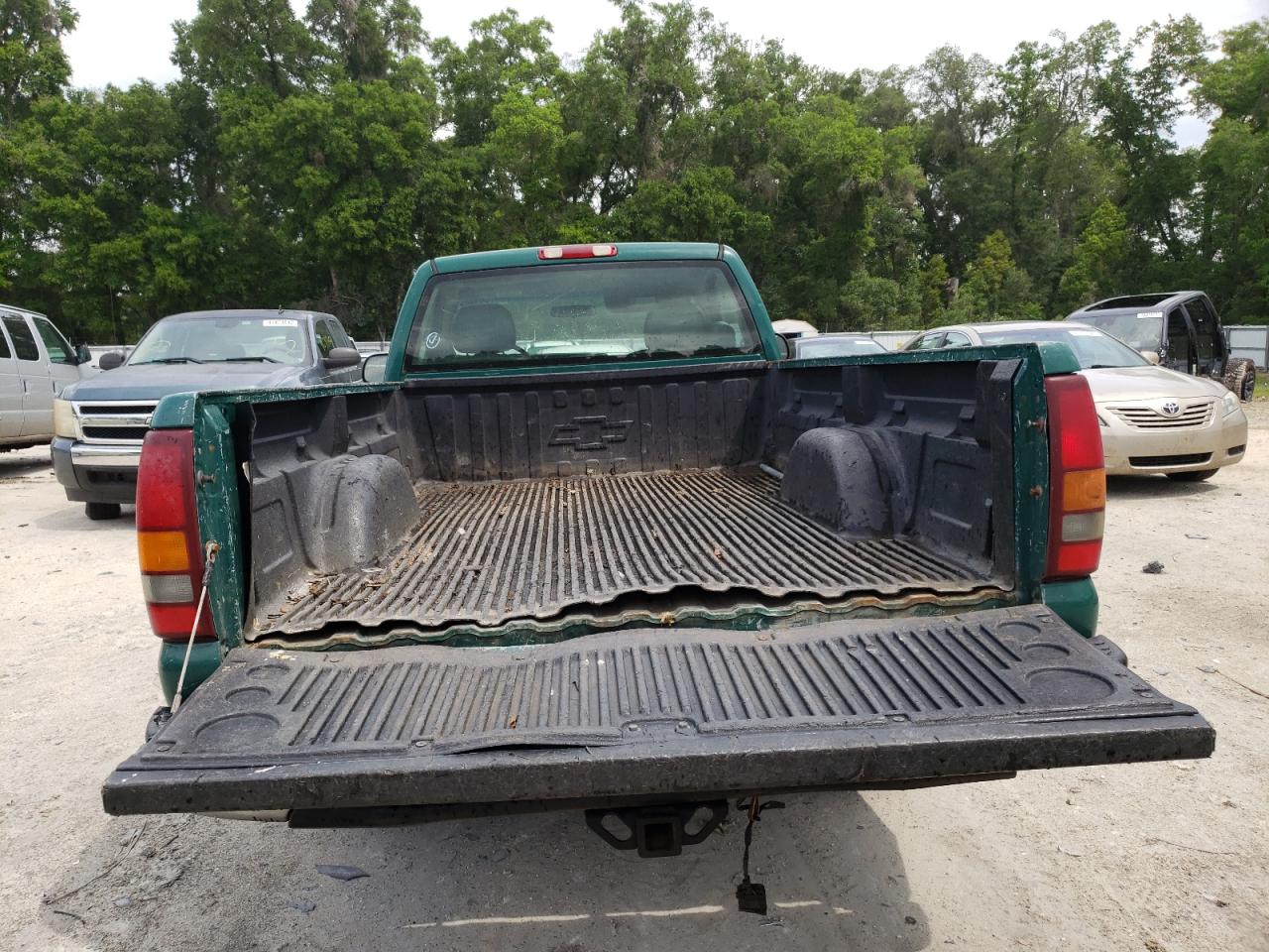 Photo 6 from auction – 2002 CHEVROLET SILVERADO with VIN 1GCEC14W32Z229949