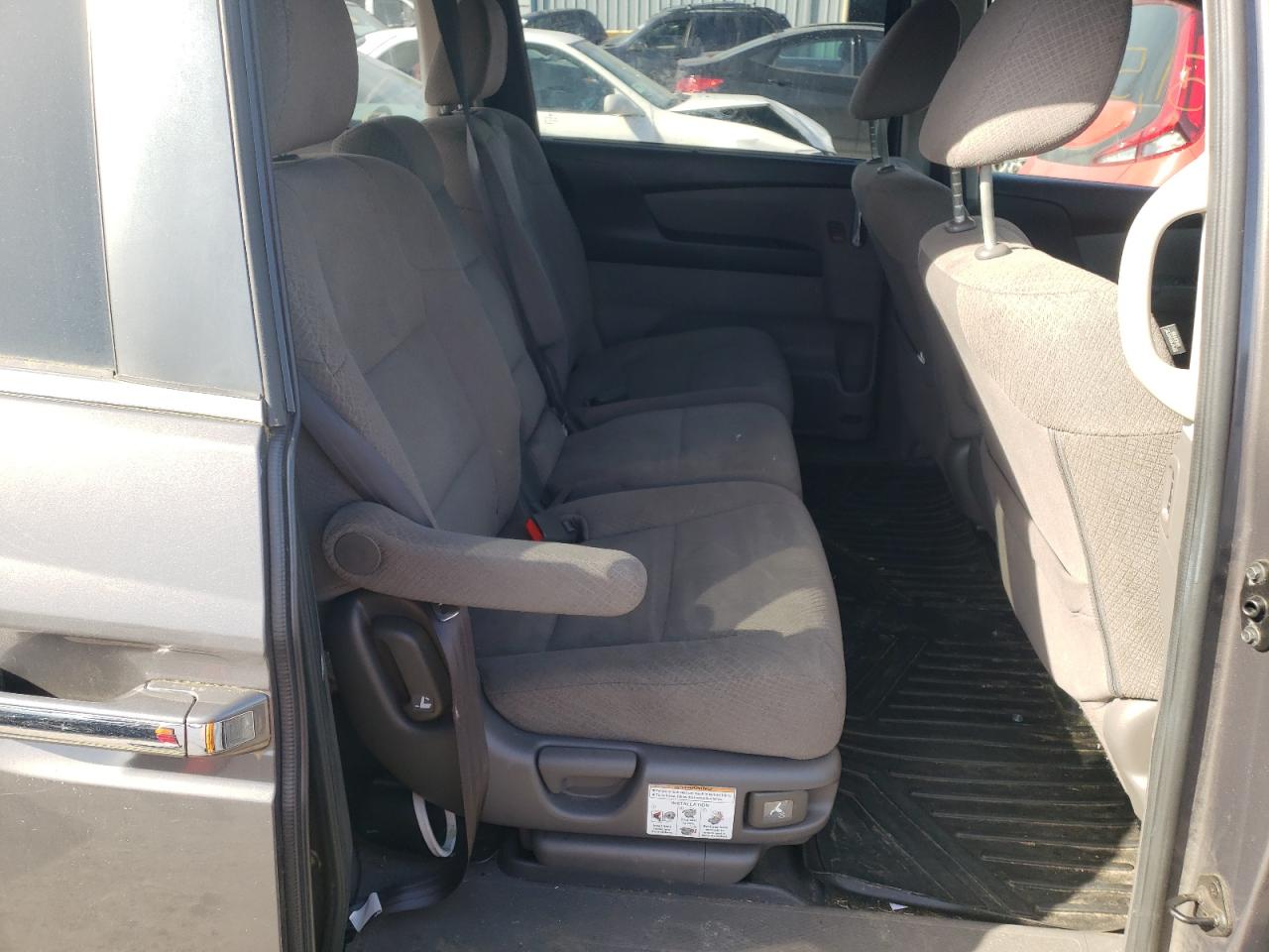 Photo 6 from auction – 2015 HONDA ODYSSEY EX with VIN 5FNRL5H41FB128373