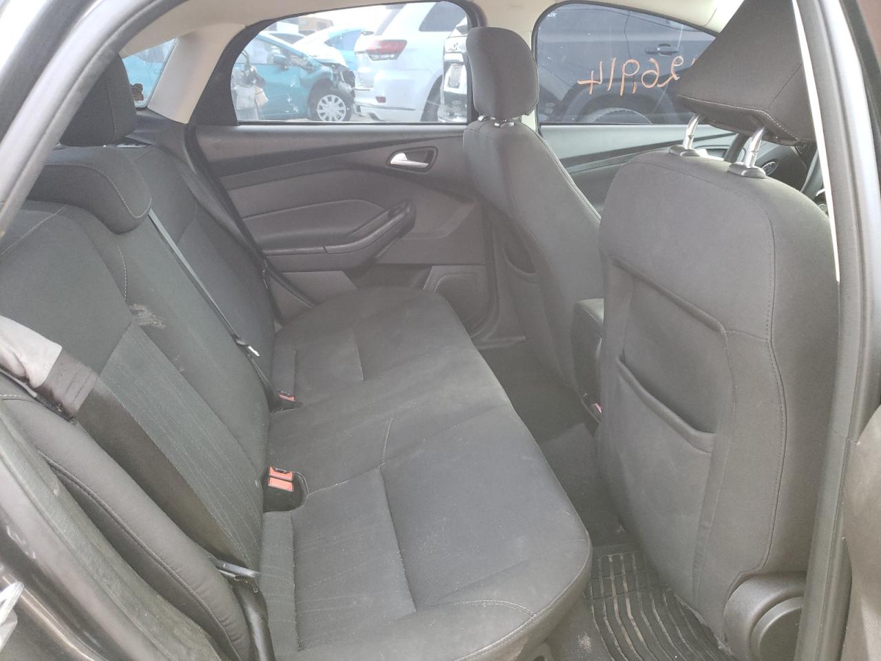 Photo 6 from auction – 2016 FORD FOCUS SE with VIN 1FADP3F21GL389897