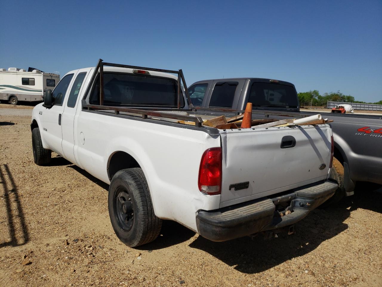 Photo 3 from auction – 2004 FORD F250 SUPER with VIN 1FTNX20P14EA67502