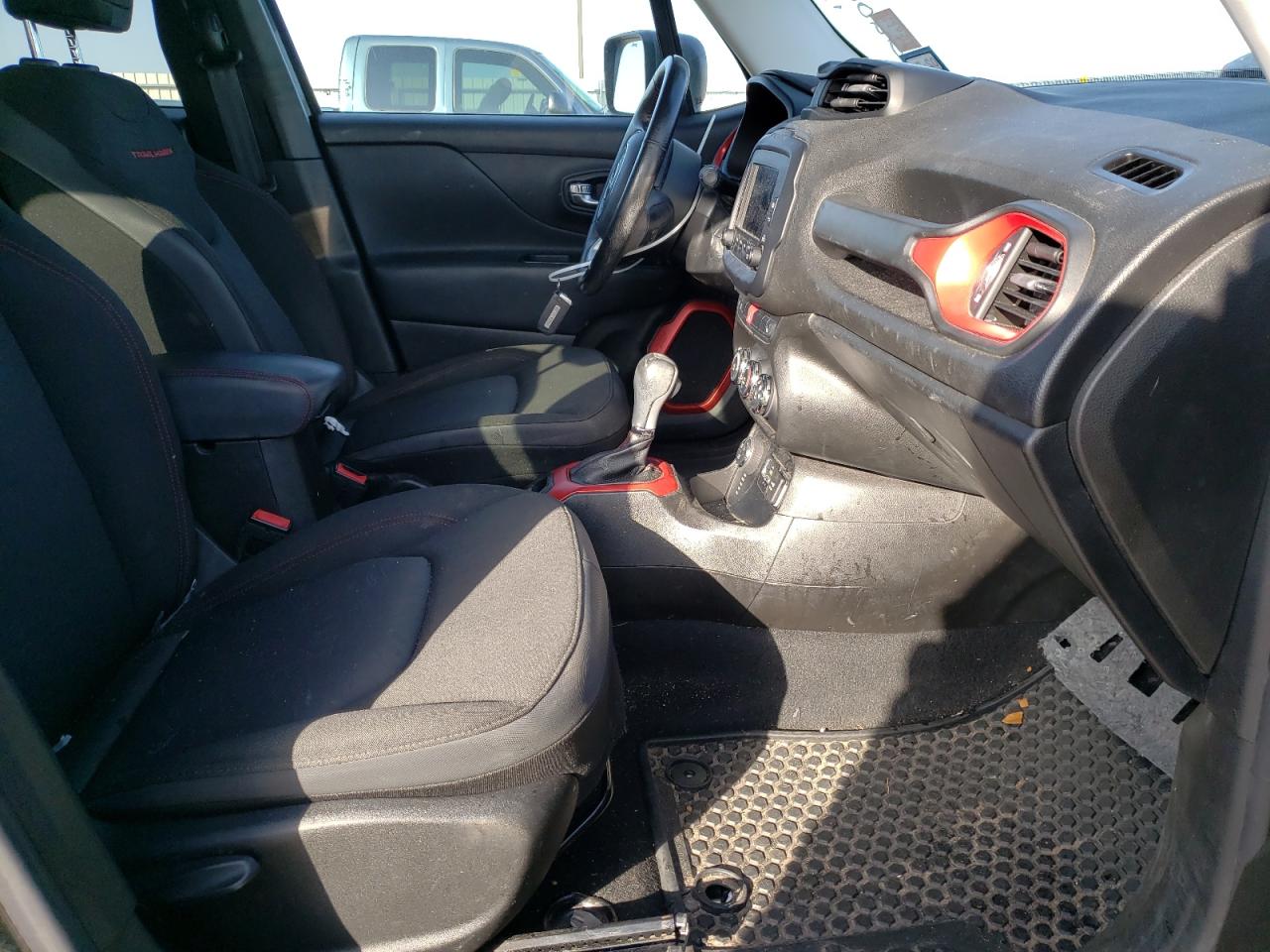 صورة رقم 5 من المزاد - 2017 JEEP RENEGADE T مع VIN ZACCJBCB2HPG62073