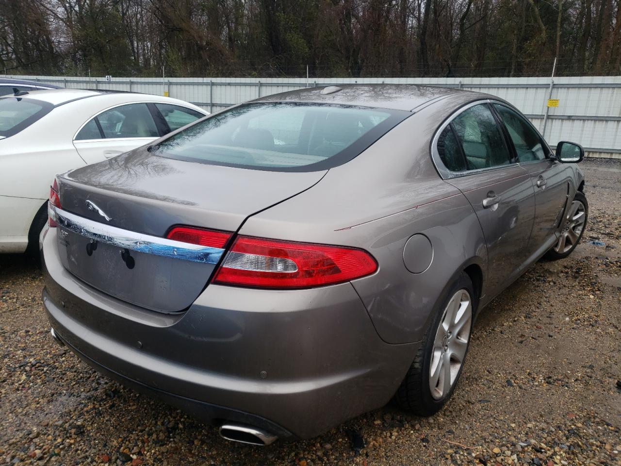 Photo 4 from auction – 2011 JAGUAR XF with VIN SAJWA0FB7BLR92320