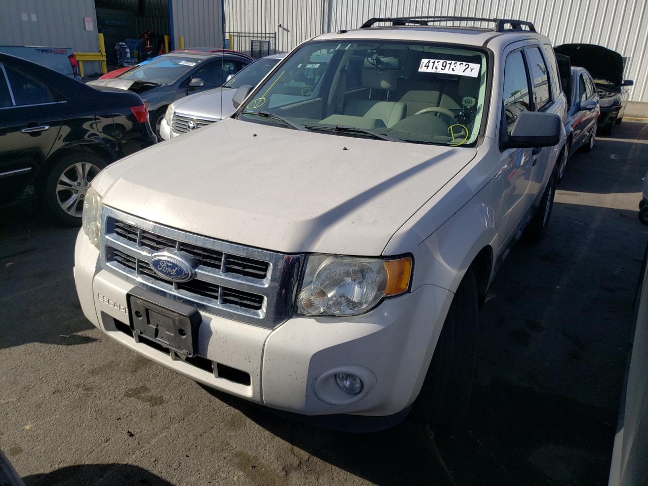 Photo 2 from auction – 2011 FORD ESCAPE XLT with VIN 1FMCU0DG6BKB91385