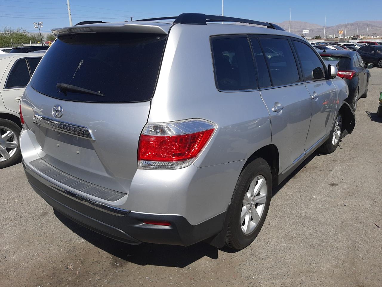 Photo 4 from auction – 2013 TOYOTA HIGHLANDER with VIN 5TDZK3EH2DS139471