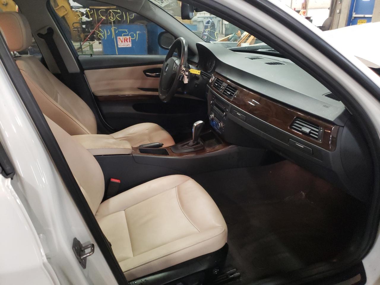 Photo 5 from auction – 2011 BMW 328 XI with VIN WBAPK7C53BF087754