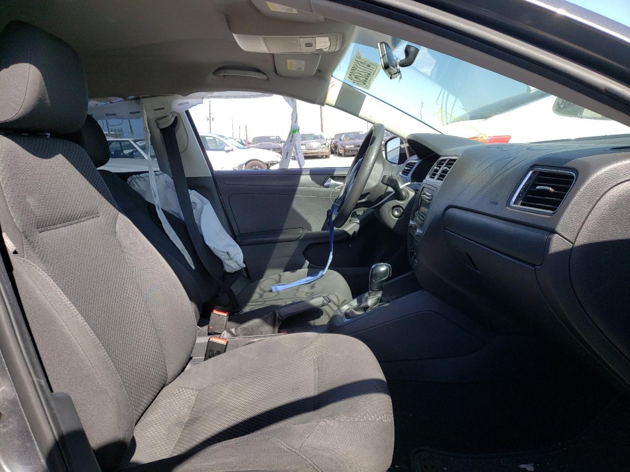 Photo 5 from auction – 2013 VOLKSWAGEN JETTA BASE with VIN 3VW2K7AJ7DM236471