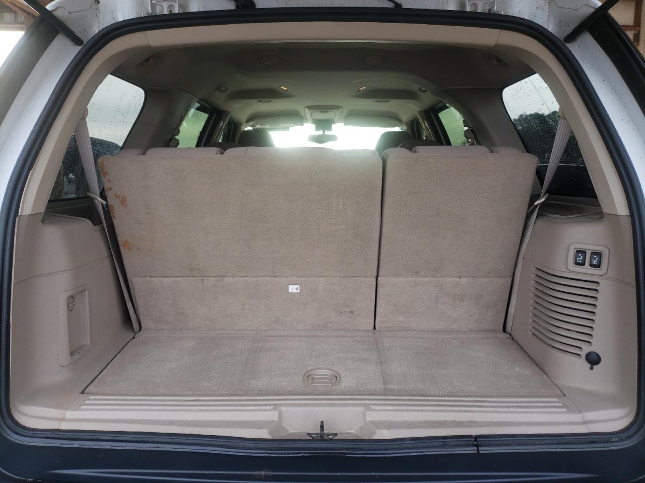 Photo 9 from auction – 2004 FORD EXPEDITION with VIN 1FMRU15W04LB40824