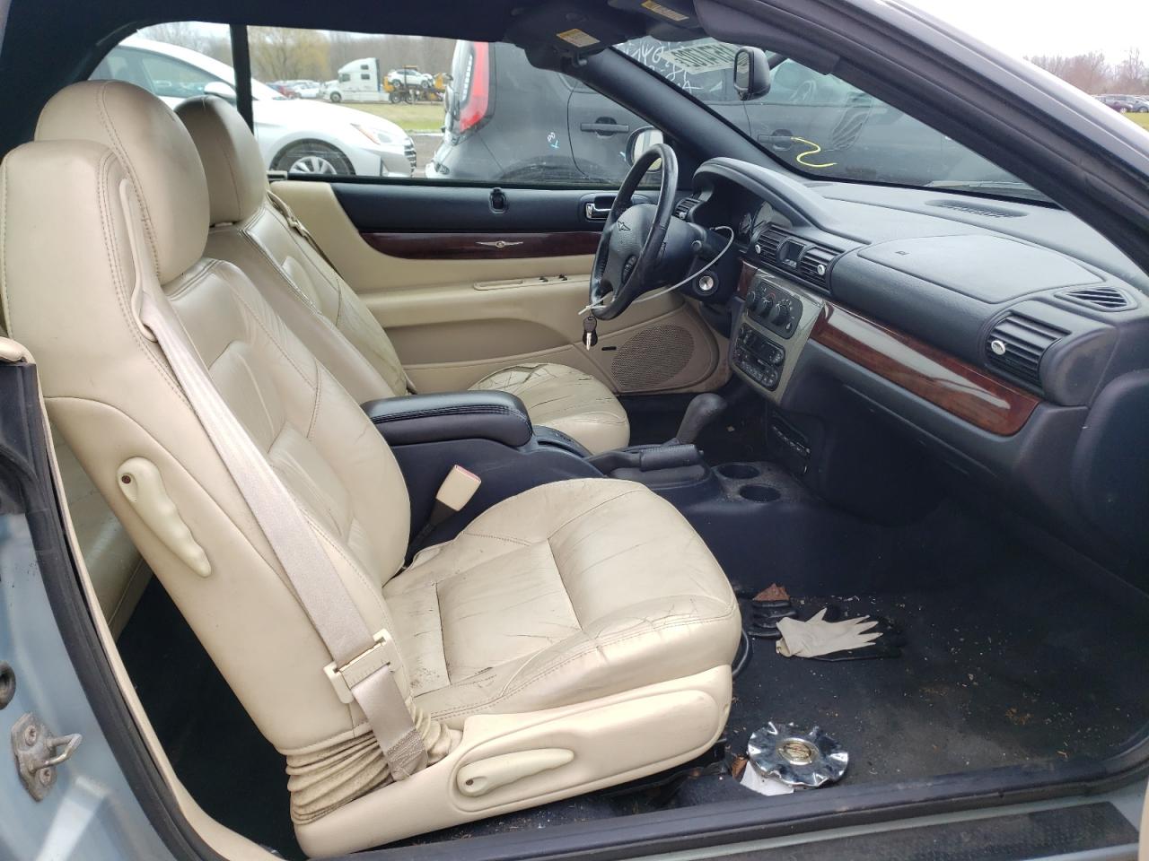 Photo 5 from auction – 2001 CHRYSLER SEBRING LI with VIN 1C3EL65UX1N693681
