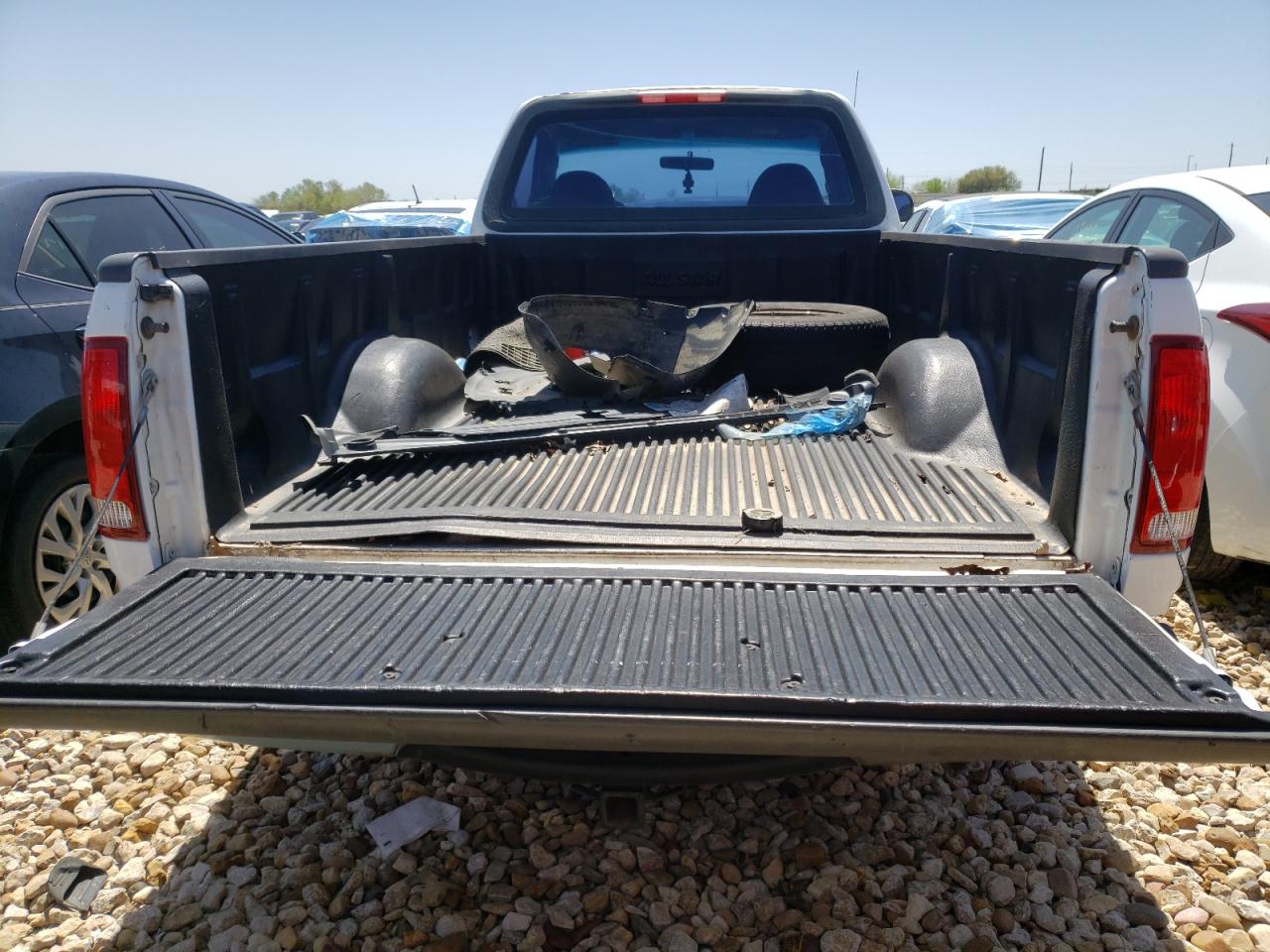 Photo 6 from auction – 2000 FORD F150 with VIN 1FTZF1723YKB47691