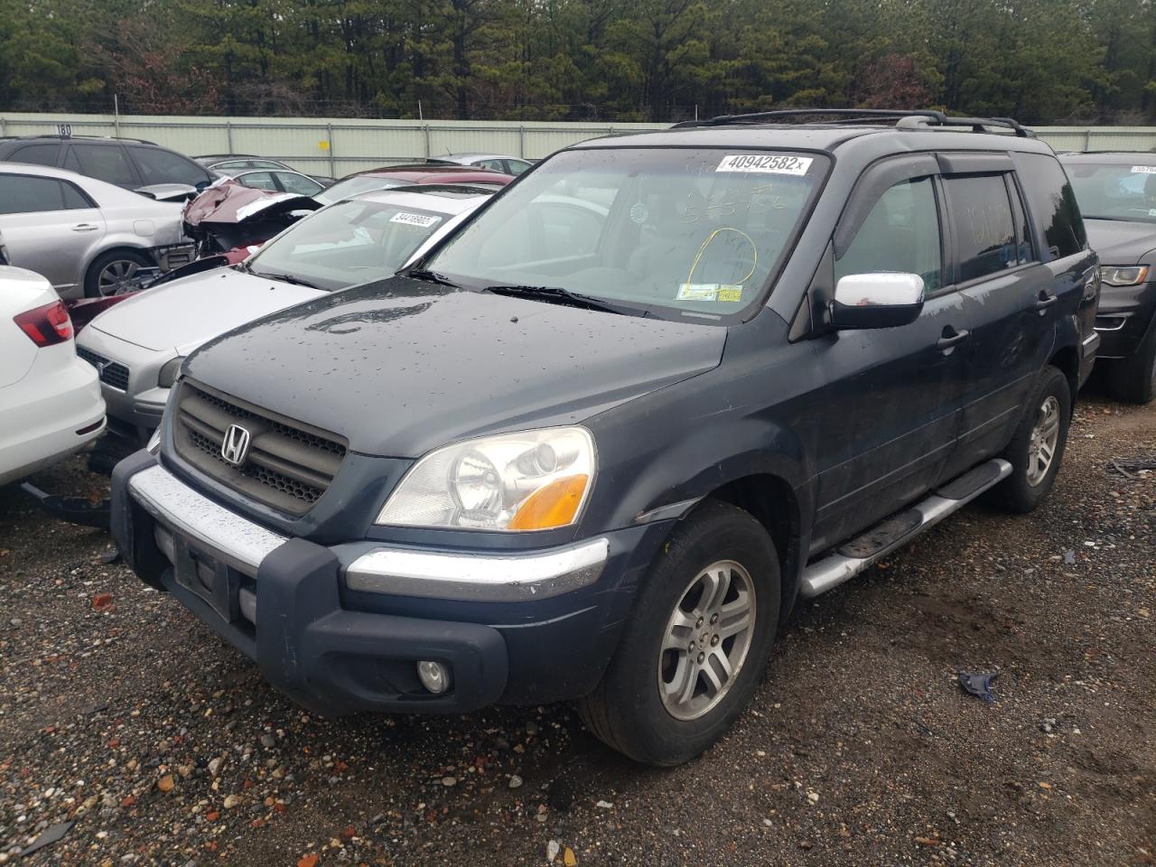 Photo 2 from auction – 2004 HONDA PILOT EXL with VIN 2HKYF18684H555786