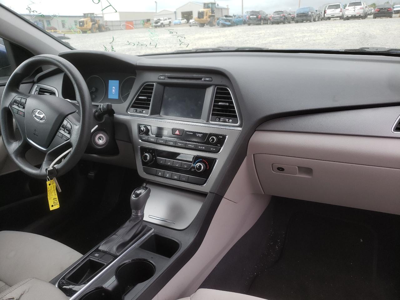 Photo 9 from auction – 2016 HYUNDAI SONATA SE with VIN 5NPE24AF1GH368159