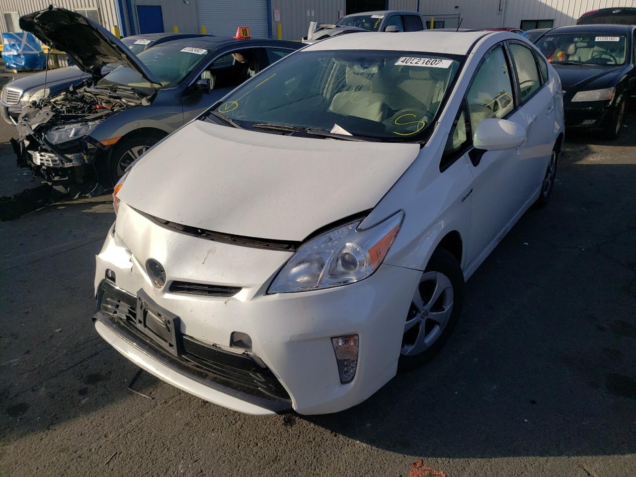 Photo 2 from auction – 2014 TOYOTA PRIUS with VIN JTDKN3DU3E0380175