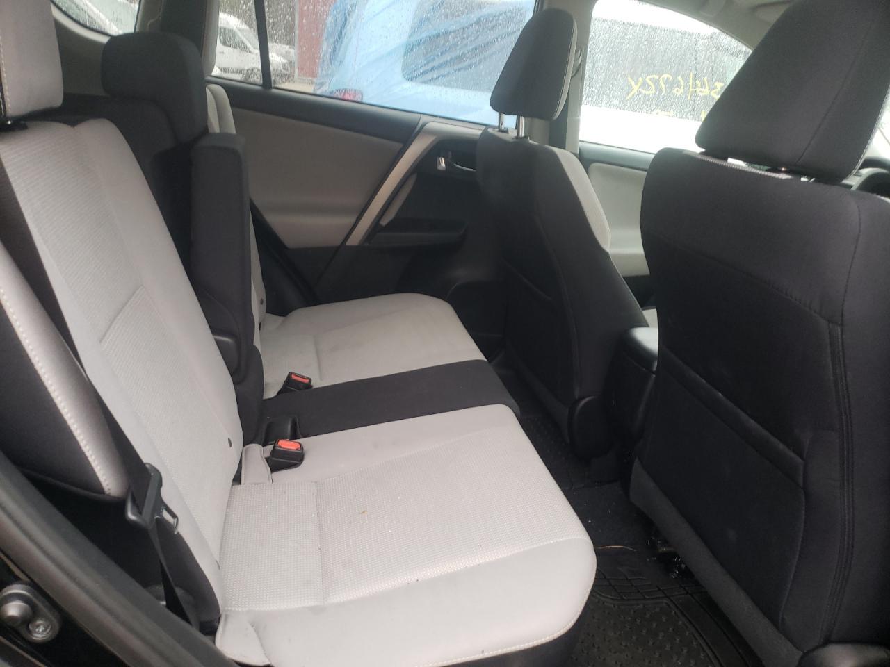 Photo 6 from auction – 2016 TOYOTA RAV4 XLE with VIN 2T3RFREV1GW528408