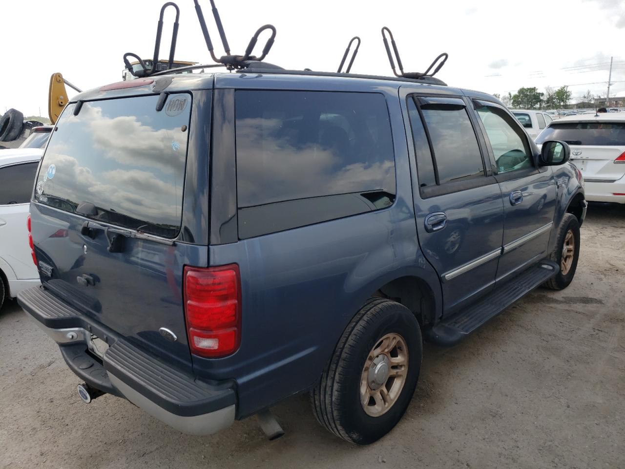 Photo 4 from auction – 2001 FORD EXPEDITION with VIN 1FMRU16W31LA05640