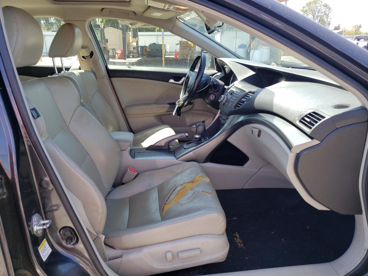 Photo 5 from auction – 2014 ACURA TSX TECH with VIN JH4CU2F60EC005664