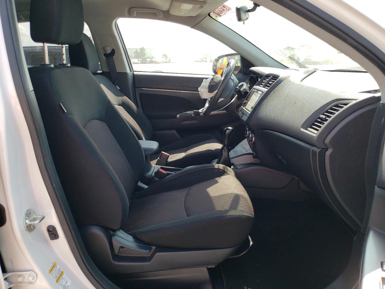 Photo 5 from auction – 2019 MITSUBISHI OUTLANDER with VIN JA4AP3AU7KU019833