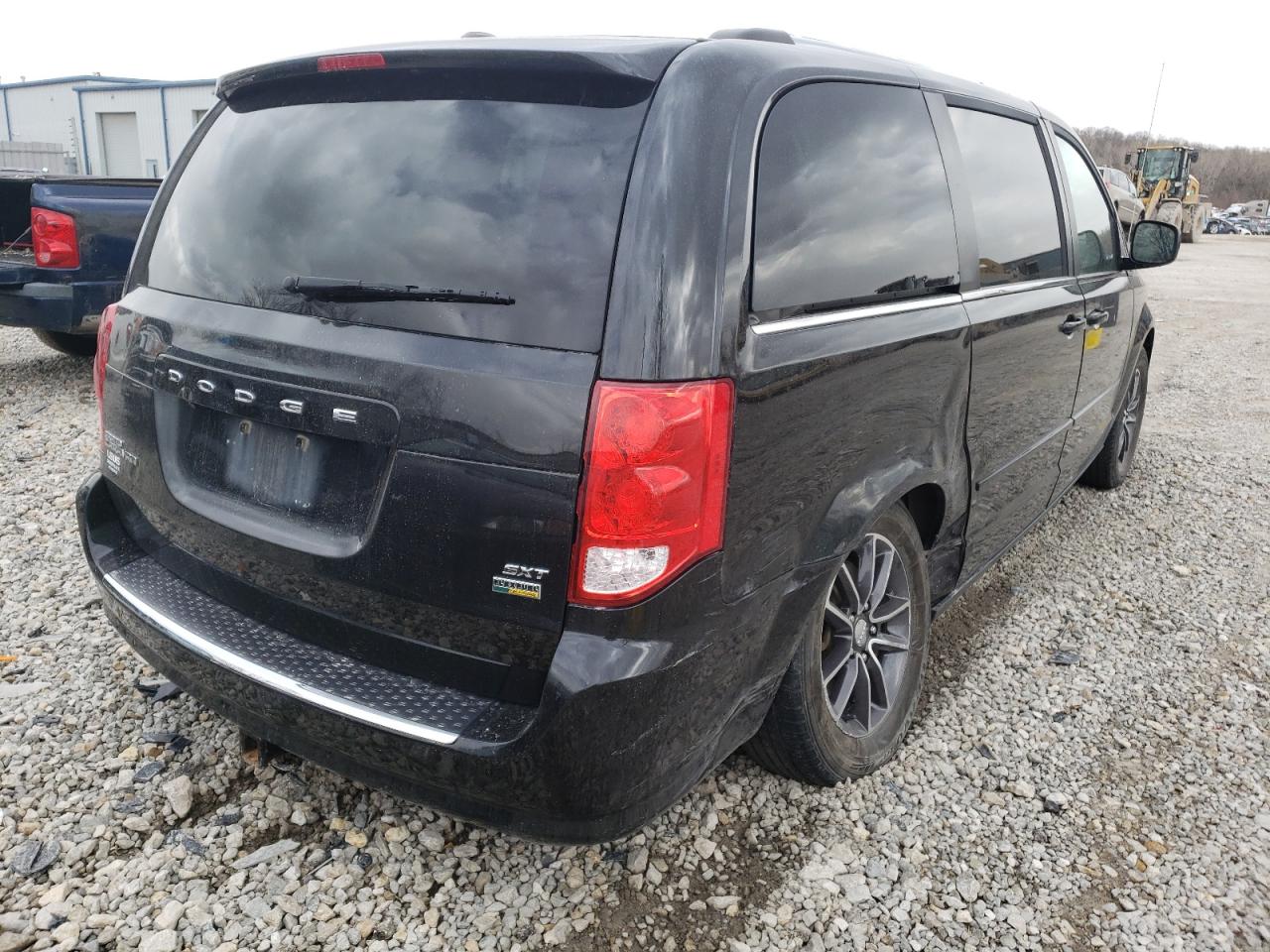 Photo 4 from auction – 2017 DODGE GRAND CARA with VIN 2C4RDGCG4HR625161