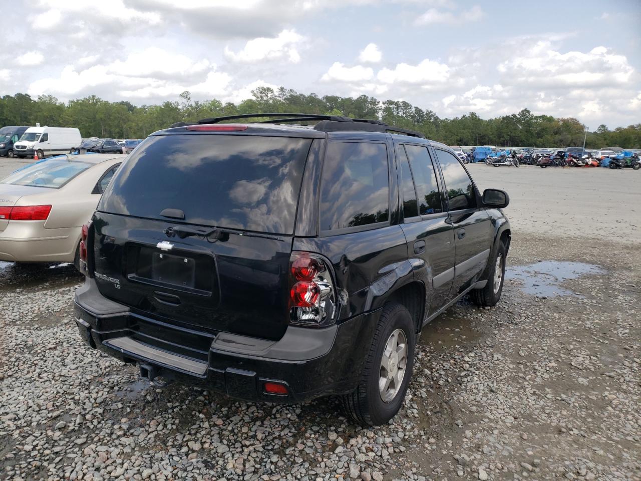 Photo 4 from auction – 2005 CHEVROLET TRAILBLAZE with VIN 1GNDS13S652125778