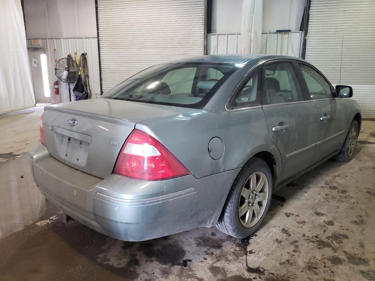 Photo 4 from auction – 2005 FORD FIVE HUNDR with VIN 1FAHP27135G192219