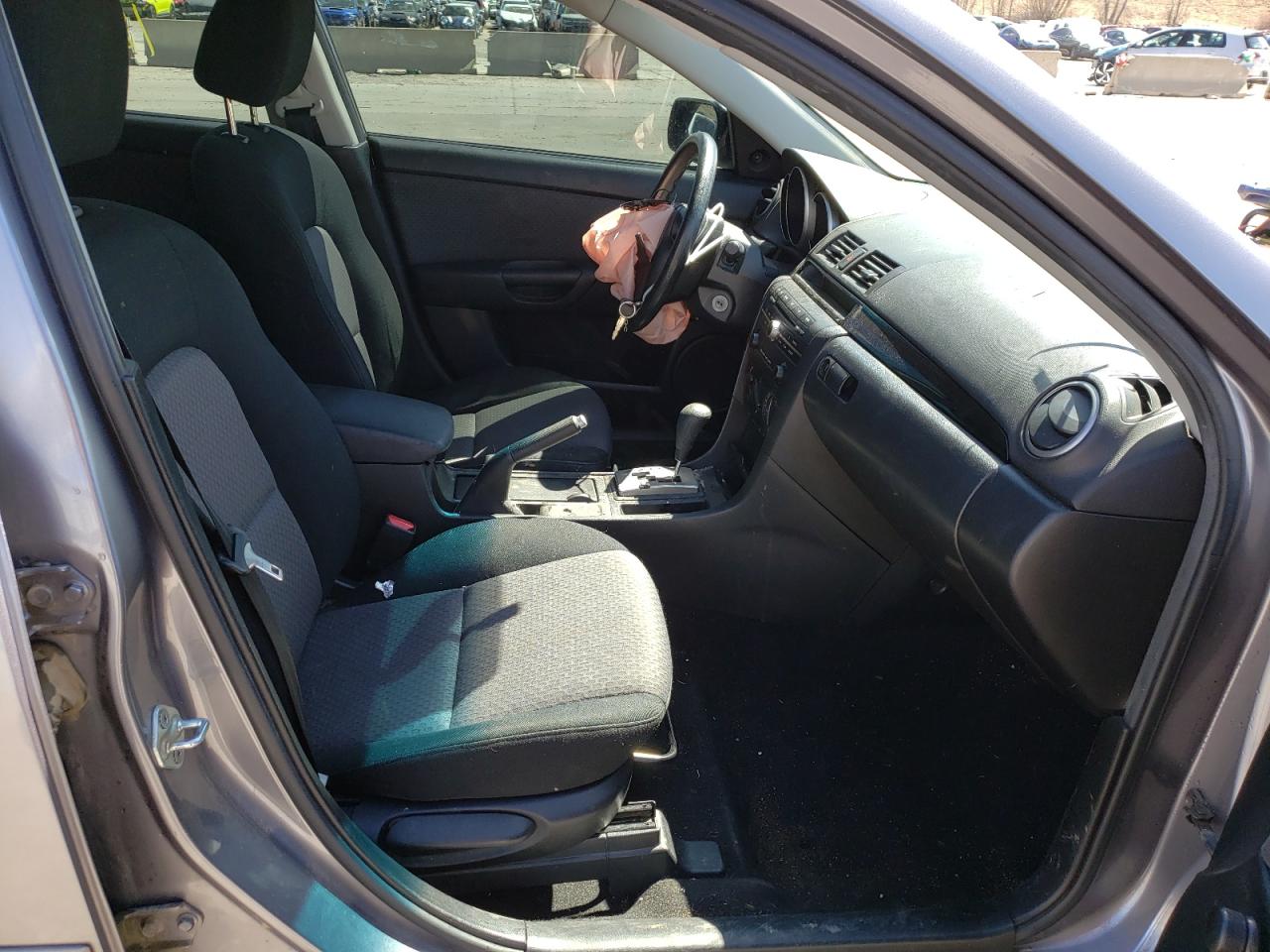 Photo 5 from auction – 2006 MAZDA 3 I with VIN JM1BK12F261455171