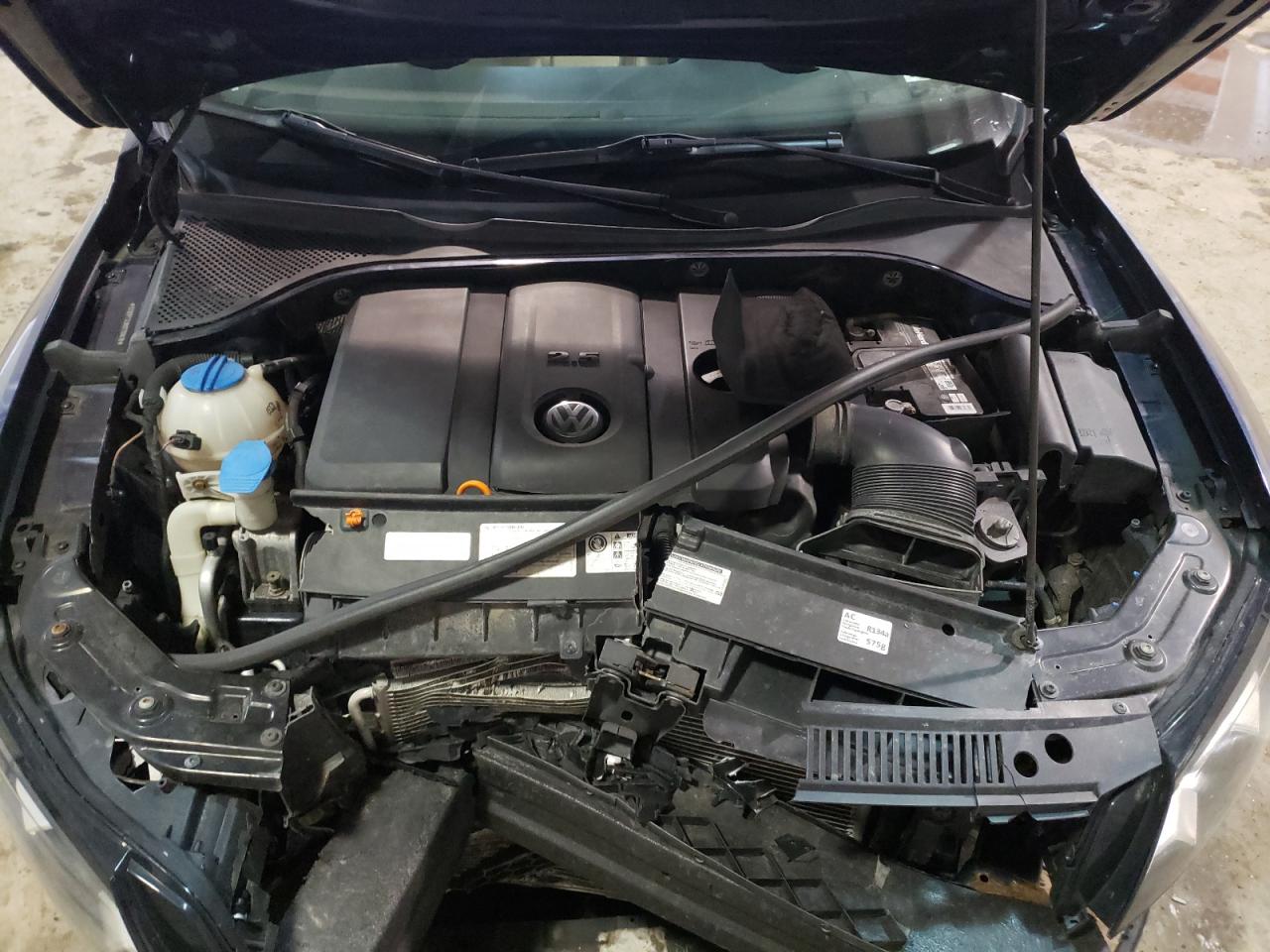 Photo 7 from auction – 2012 VOLKSWAGEN PASSAT SE with VIN 1VWBP7A36CC100416