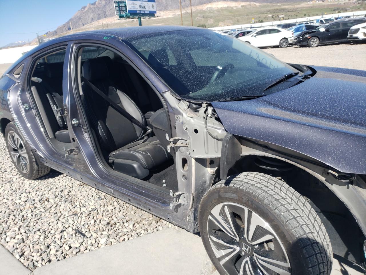 Photo 9 from auction – 2017 HONDA CIVIC EX with VIN 19XFC1F33HE016365