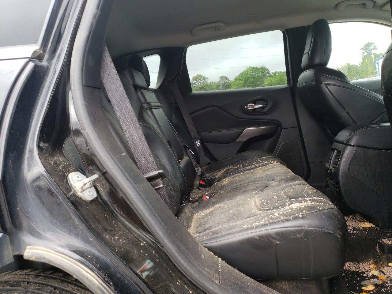 Photo 6 from auction – 2019 JEEP CHEROKEE L with VIN 1C4PJLDB7KD402876