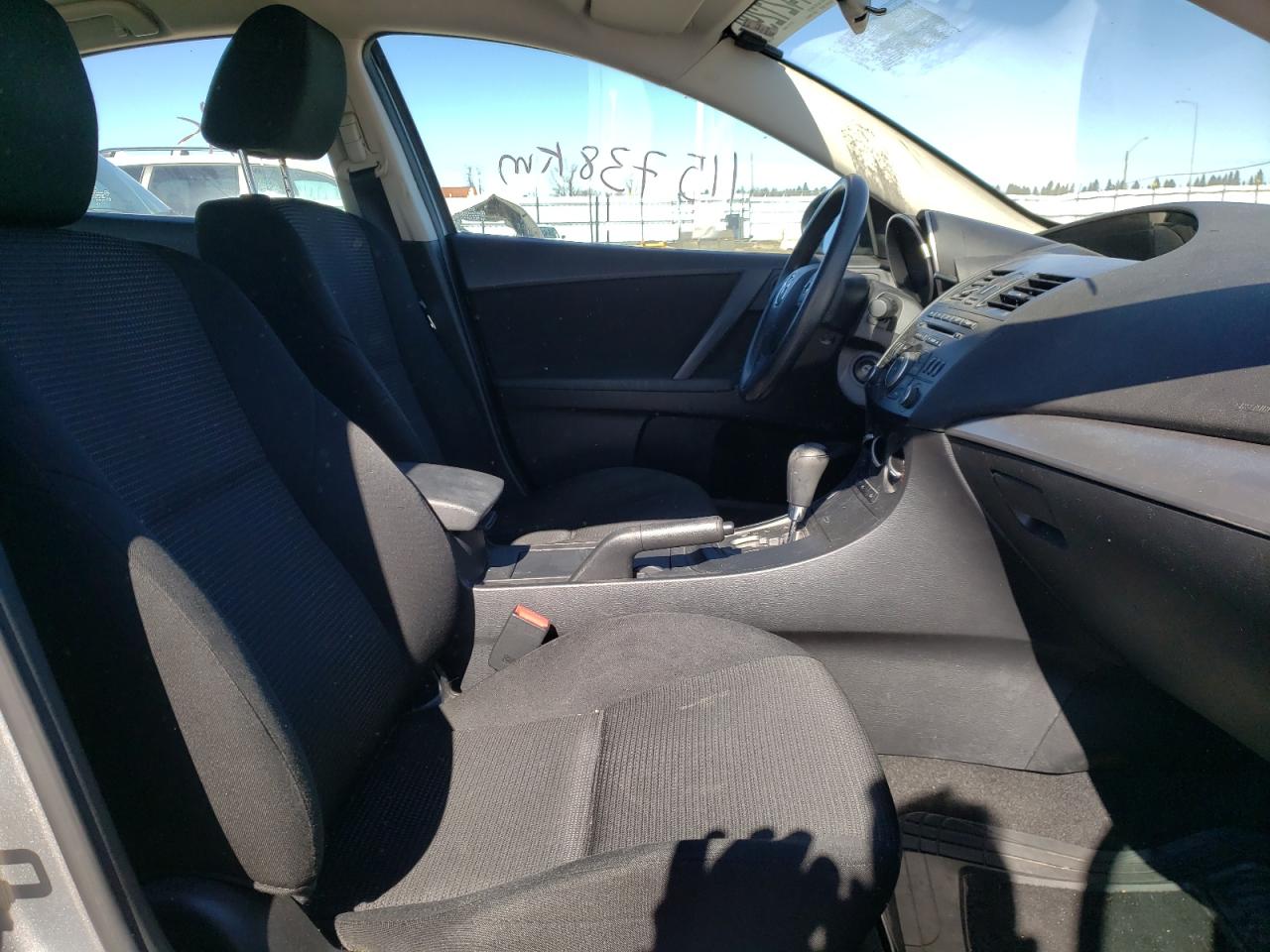 Photo 5 from auction – 2013 MAZDA 3 I with VIN JM1BL1UF1D1813528