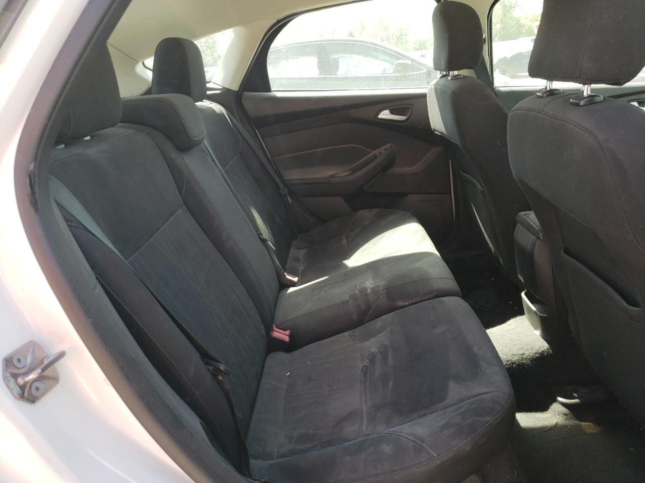 Photo 6 from auction – 2015 FORD FOCUS SE with VIN 1FADP3K29FL242201