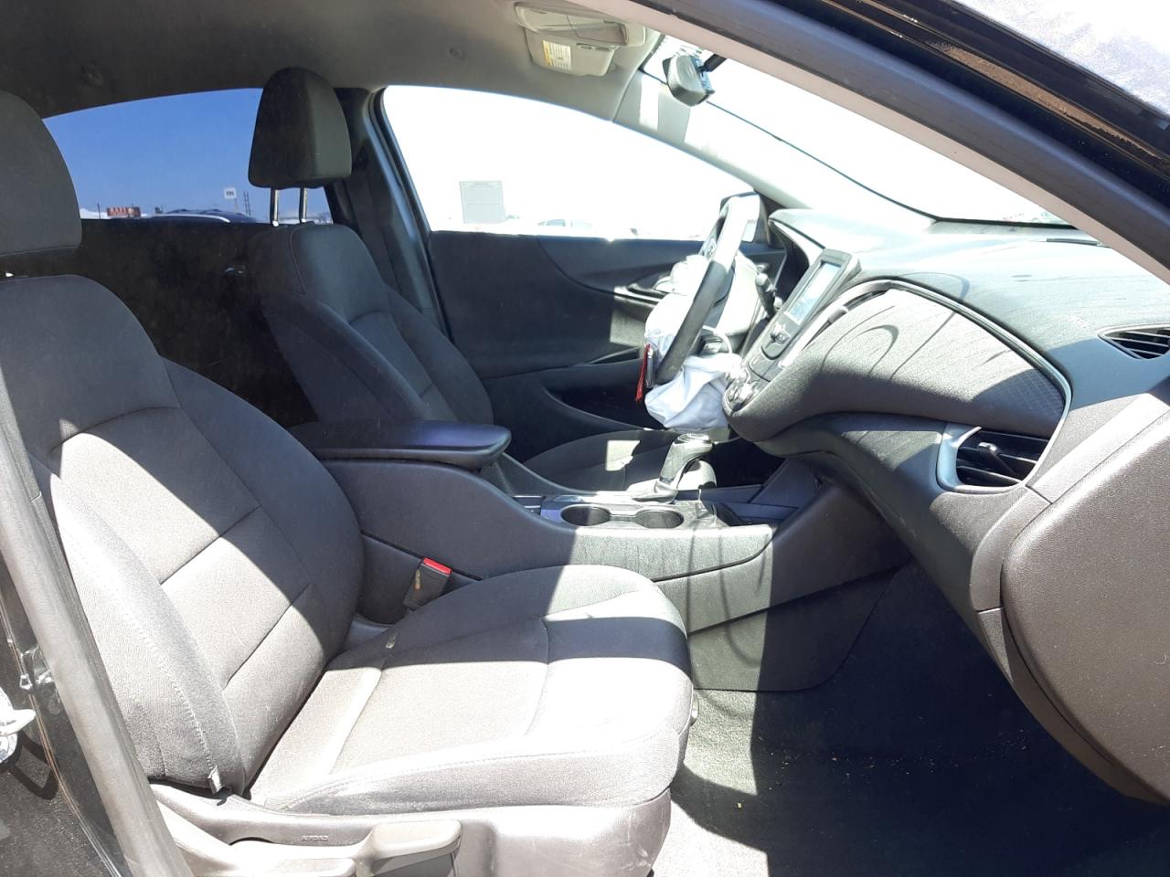 Photo 5 from auction – 2016 CHEVROLET MALIBU LS with VIN 1G1ZB5ST2GF322533