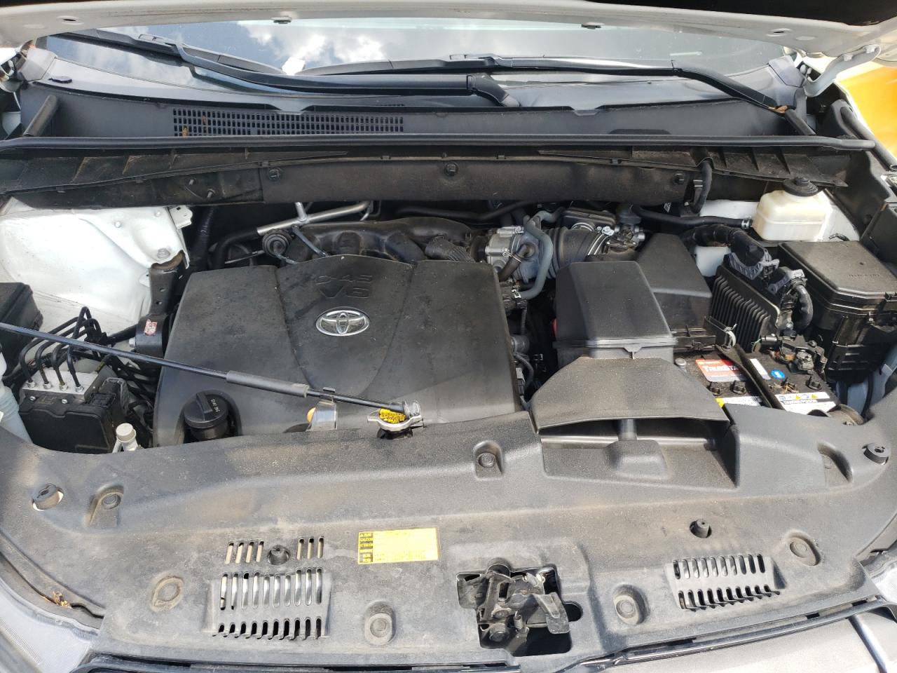Photo 7 from auction – 2017 TOYOTA HIGHLANDER with VIN 5TDYZRFH0HS189753