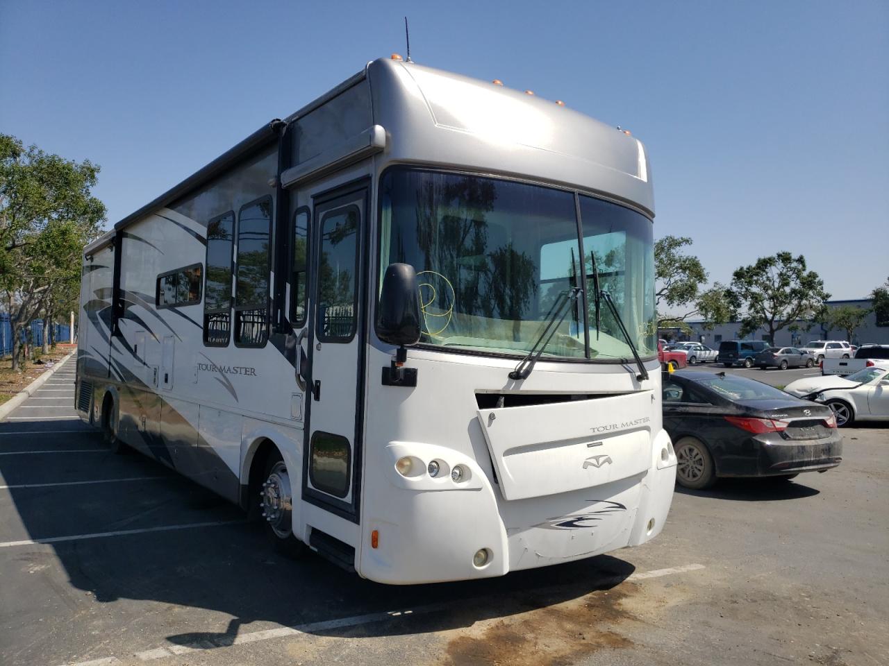 FREIGHTLINER CHASSIS X 2006 with VIN 4UZAB2DJ56CW10332 - Photo from auction