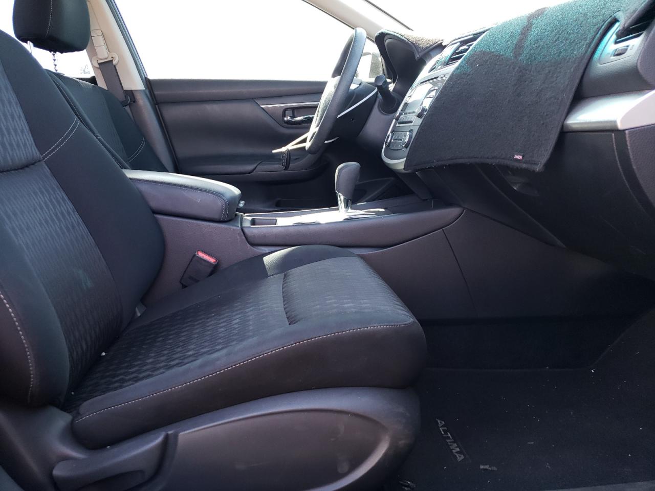 Photo 5 from auction – 2017 NISSAN ALTIMA 2.5 with VIN 1N4AL3AP3HC495691