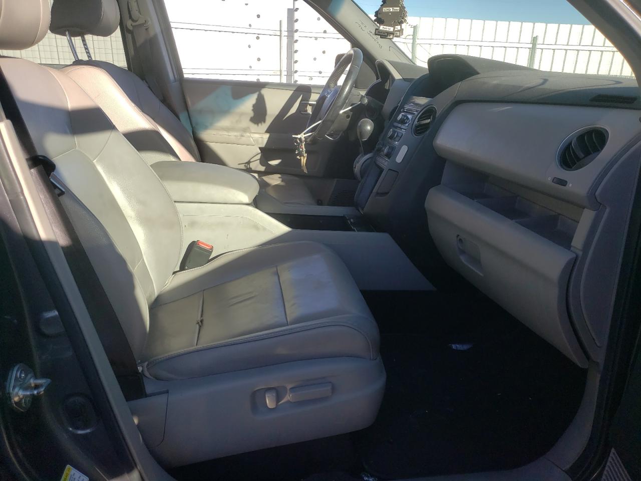 Photo 5 from auction – 2012 HONDA PILOT EXL with VIN 5FNYF4H55CB052979