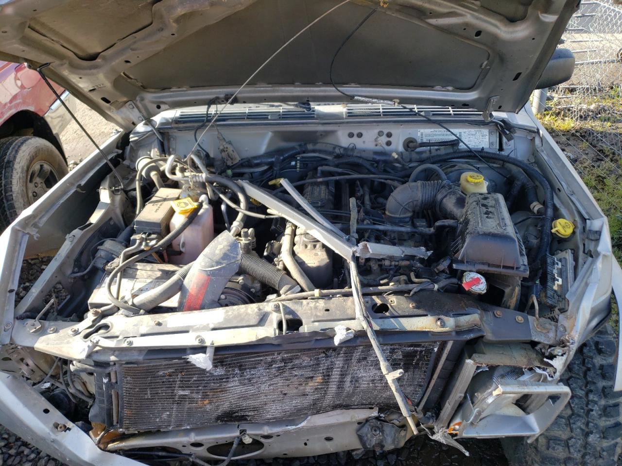 Photo 7 from auction – 2001 JEEP CHEROKEE S with VIN 1J4FF48S11L552638