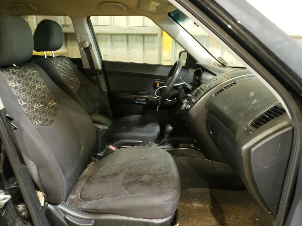 Photo 5 from auction – 2011 KIA SOUL with VIN KNDJT2A2XB7244949