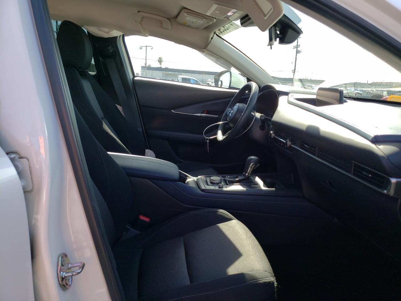 Photo 5 from auction – 2020 MAZDA CX-30 with VIN 3MVDMABLXLM110461