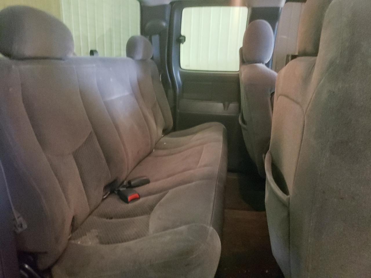Photo 6 from auction – 2005 CHEVROLET SILVERADO with VIN 2GCEK19BX51326796
