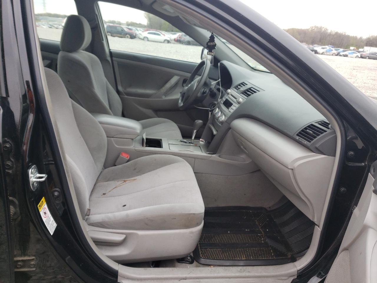 Photo 5 from auction – 2011 TOYOTA CAMRY BASE with VIN 4T4BF3EK6BR143079