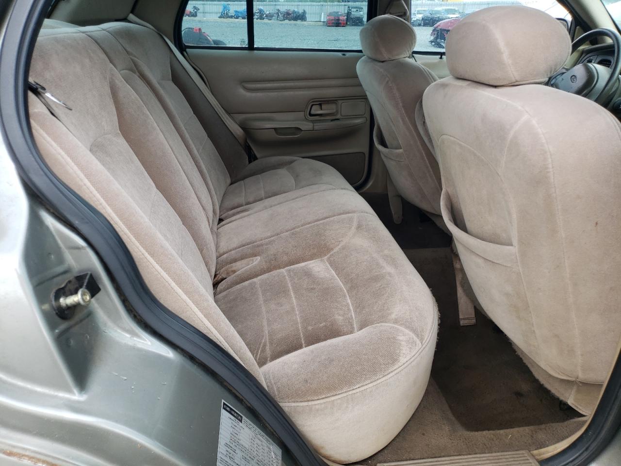 Photo 6 from auction – 2000 FORD CROWN VICT with VIN 2FAFP74W8YX207963