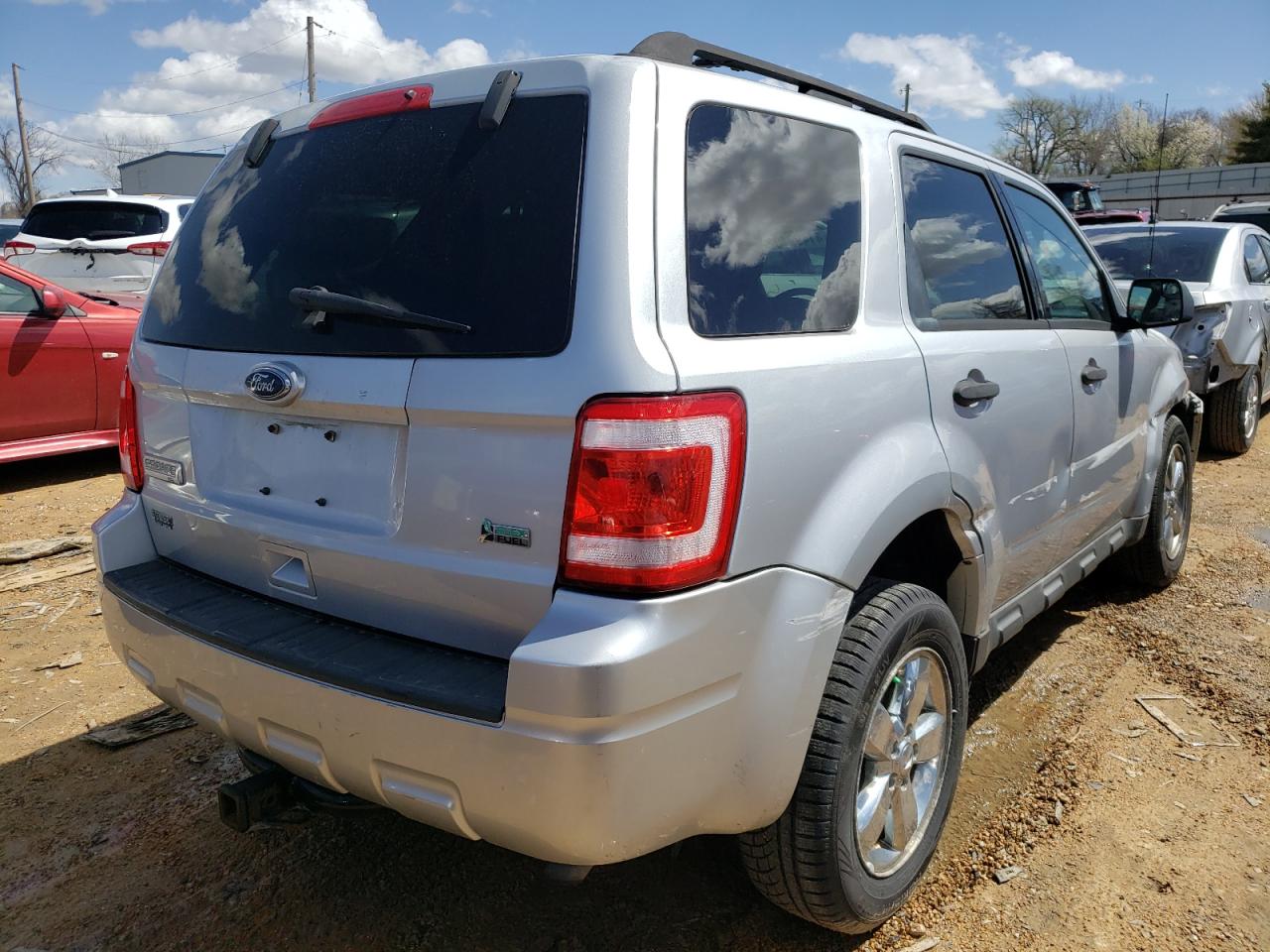 Photo 4 from auction – 2010 FORD ESCAPE XLT with VIN 1FMCU9DG4AKB02545