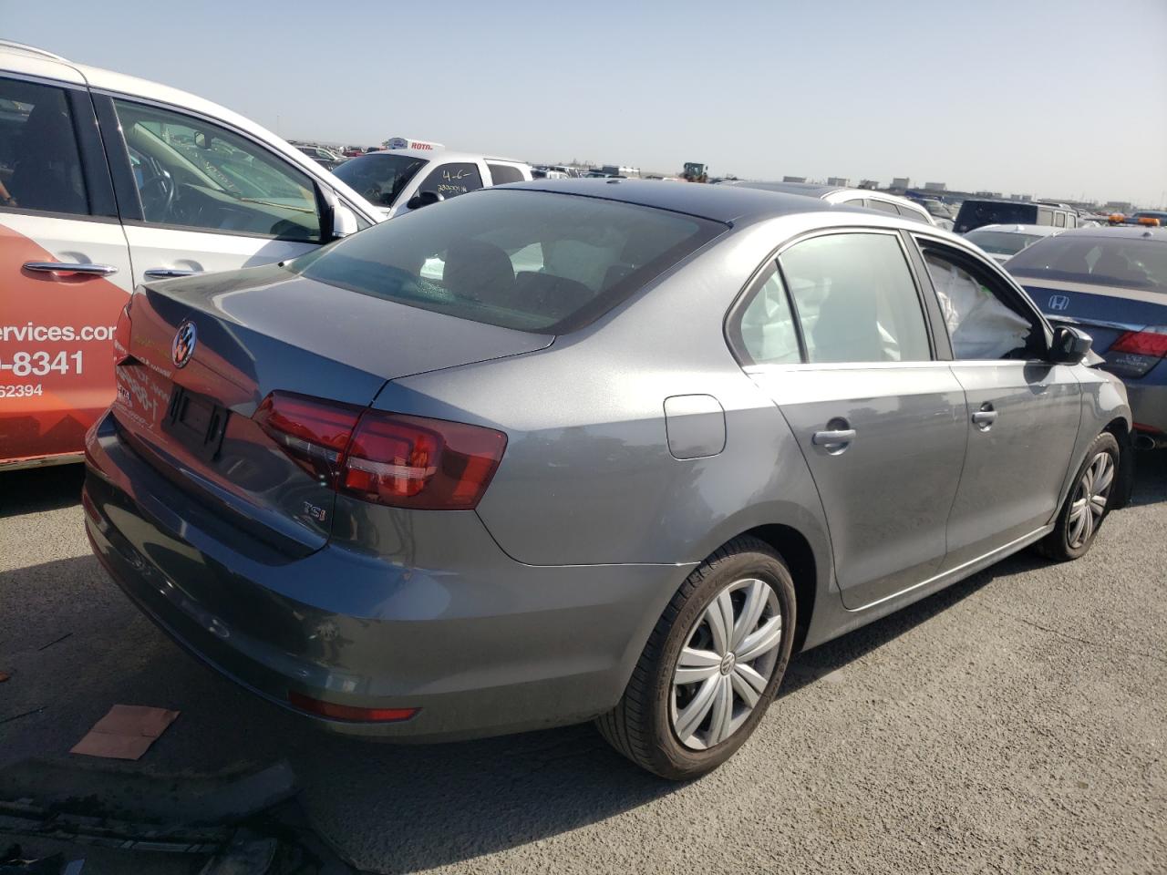 Photo 4 from auction – 2017 VOLKSWAGEN JETTA S with VIN 3VW2B7AJ0HM392650