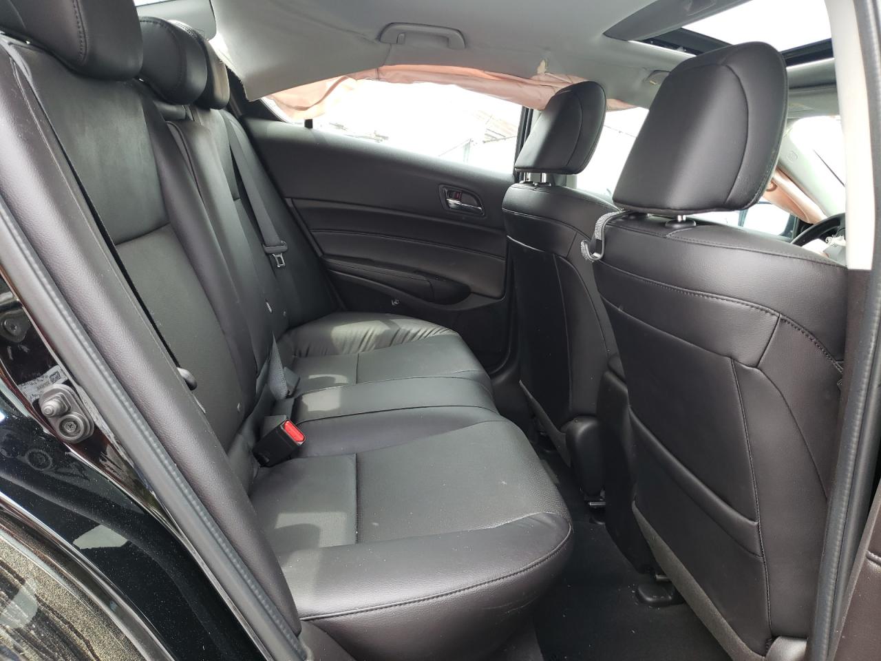 Photo 6 from auction – 2017 ACURA ILX PREMIU with VIN 19UDE2F71HA004164