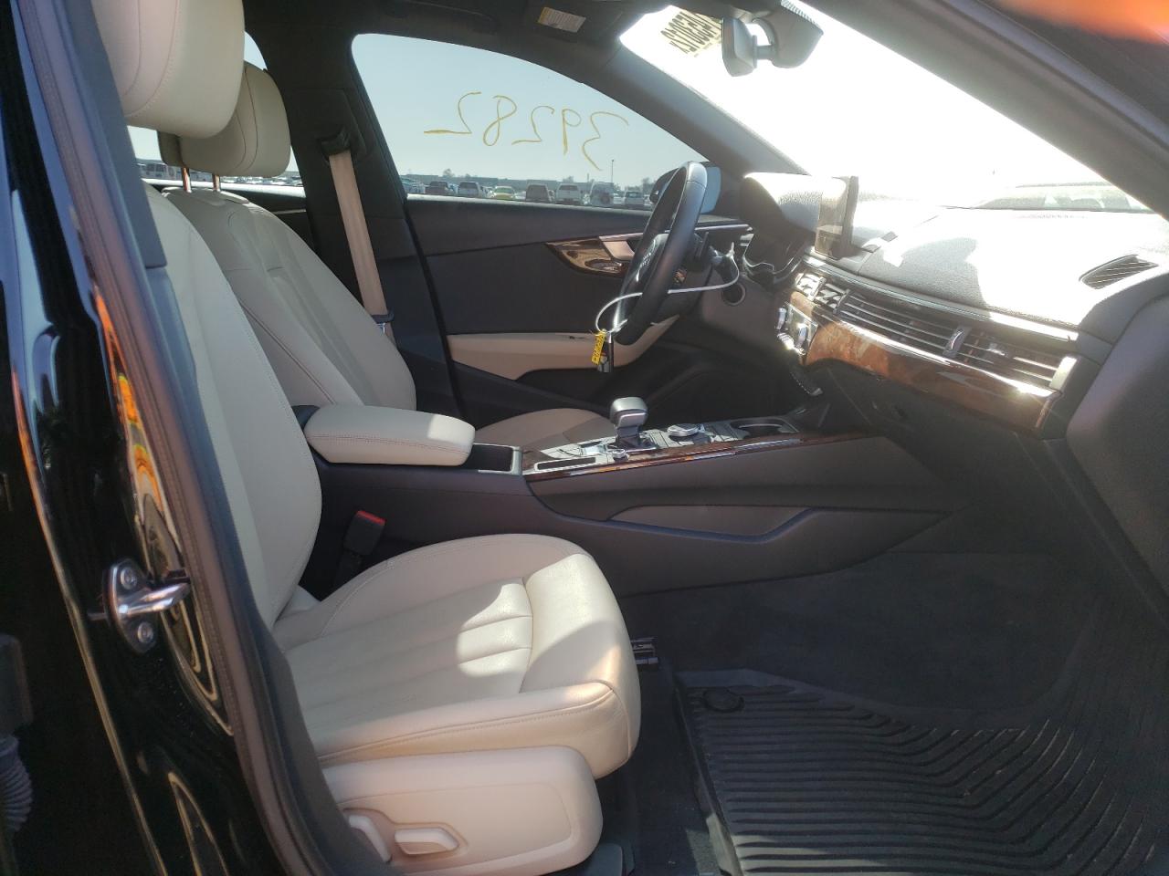 Photo 5 from auction – 2017 AUDI A4 ULTRA P with VIN WAUGMAF45HA168416