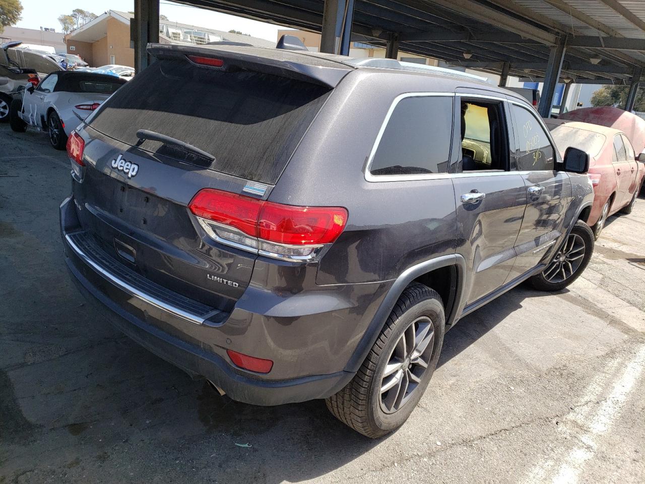 Photo 4 from auction – 2018 JEEP GRAND CHER with VIN 1C4RJFBG4JC336686